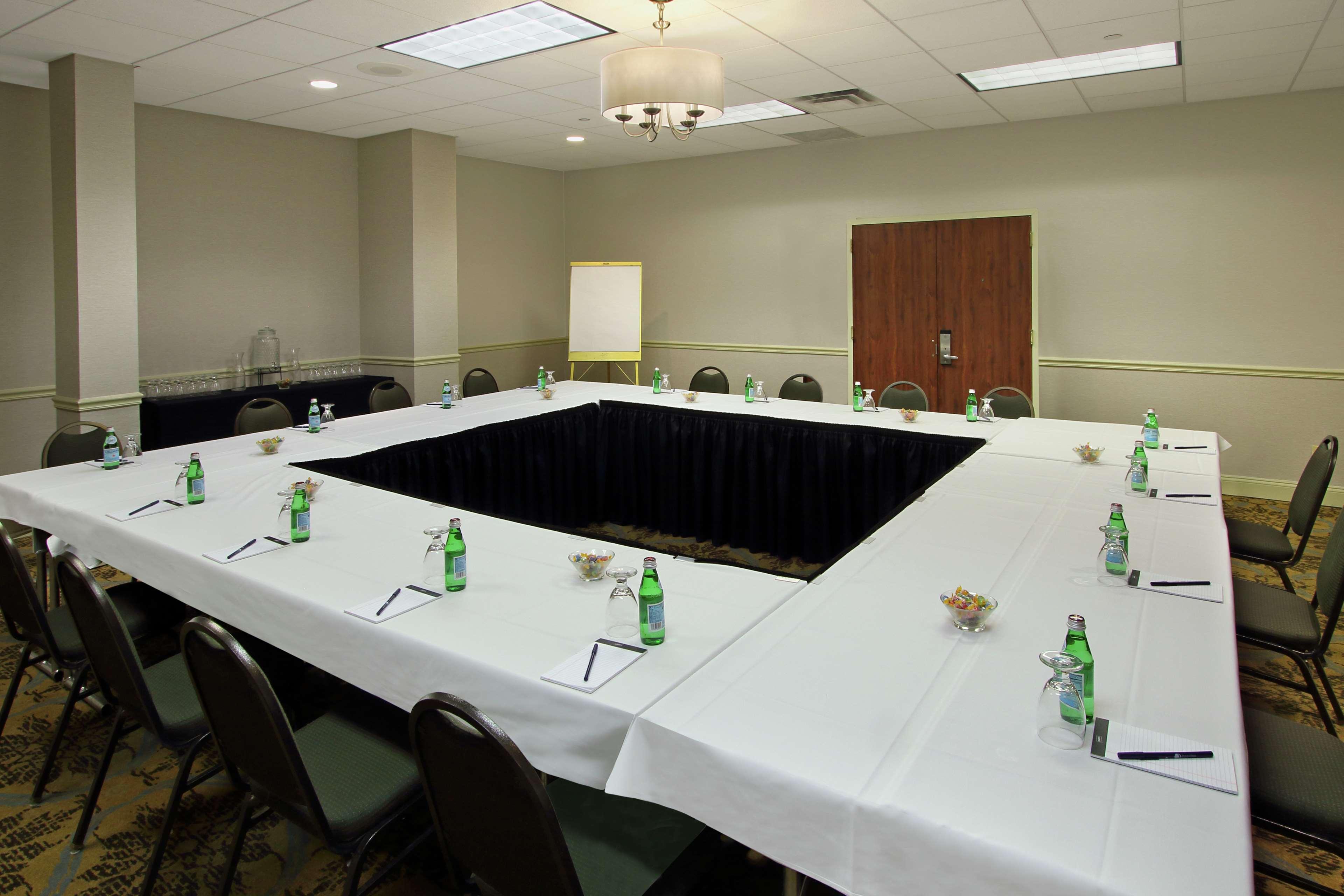 Doubletree By Hilton Mahwah Hotel Buitenkant foto