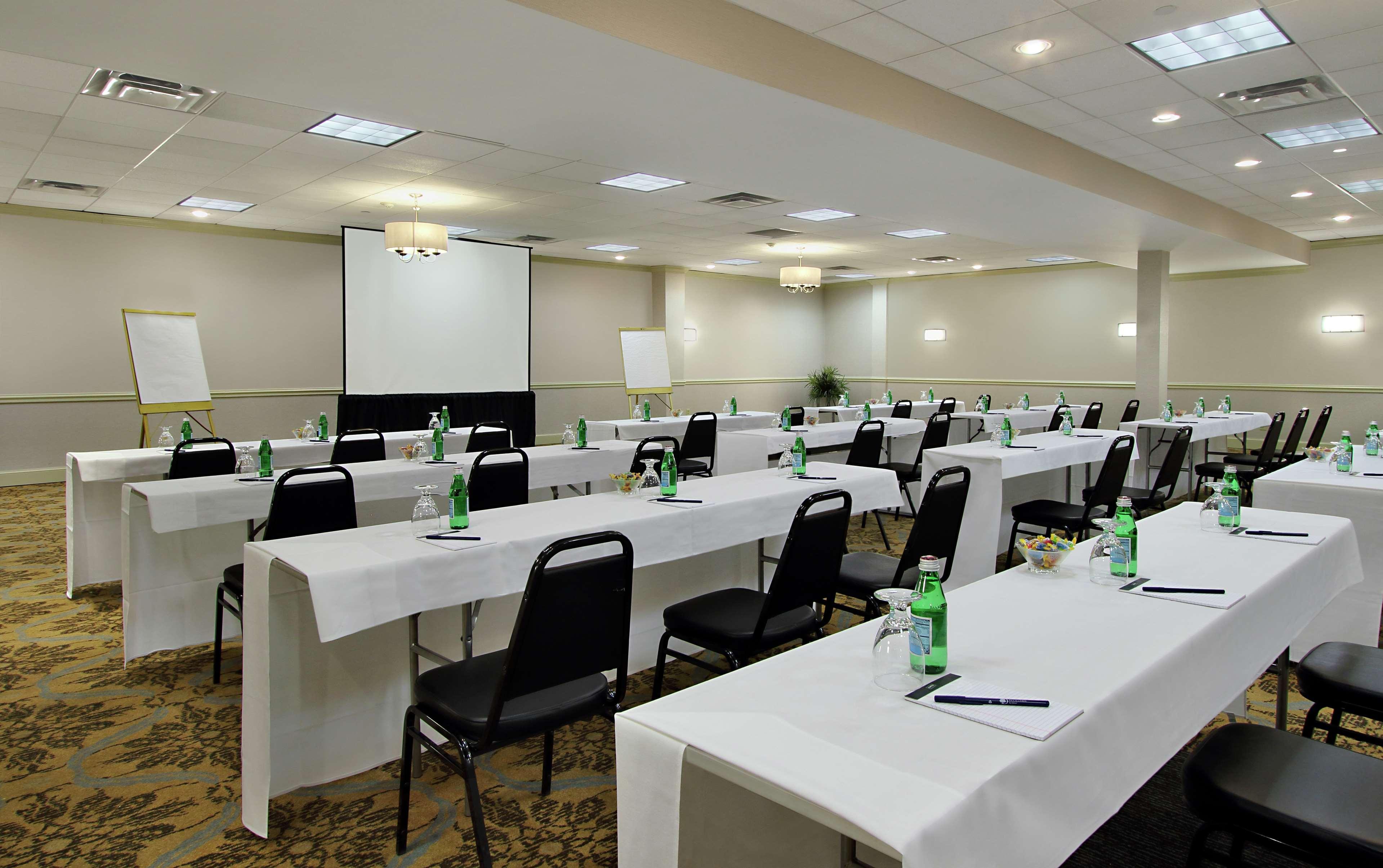 Doubletree By Hilton Mahwah Hotel Buitenkant foto