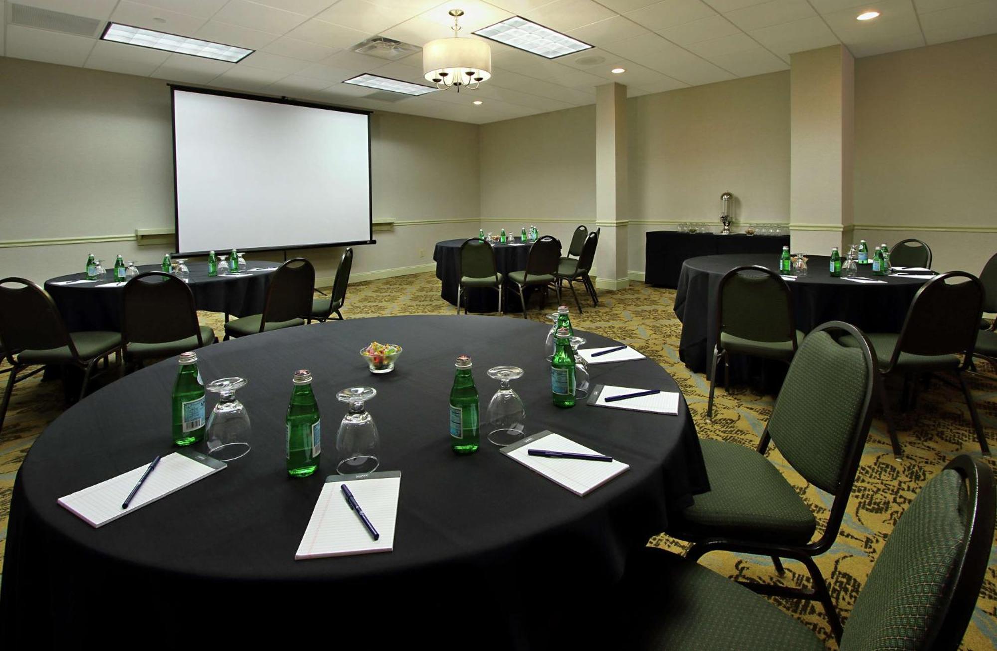Doubletree By Hilton Mahwah Hotel Buitenkant foto