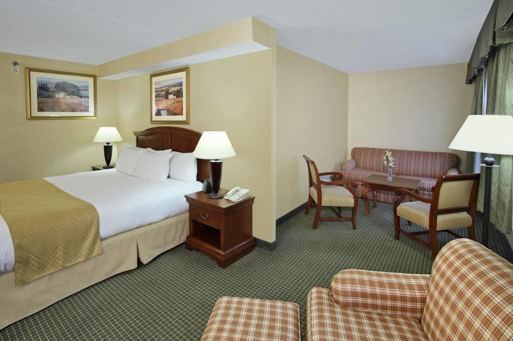 Doubletree By Hilton Mahwah Hotel Buitenkant foto