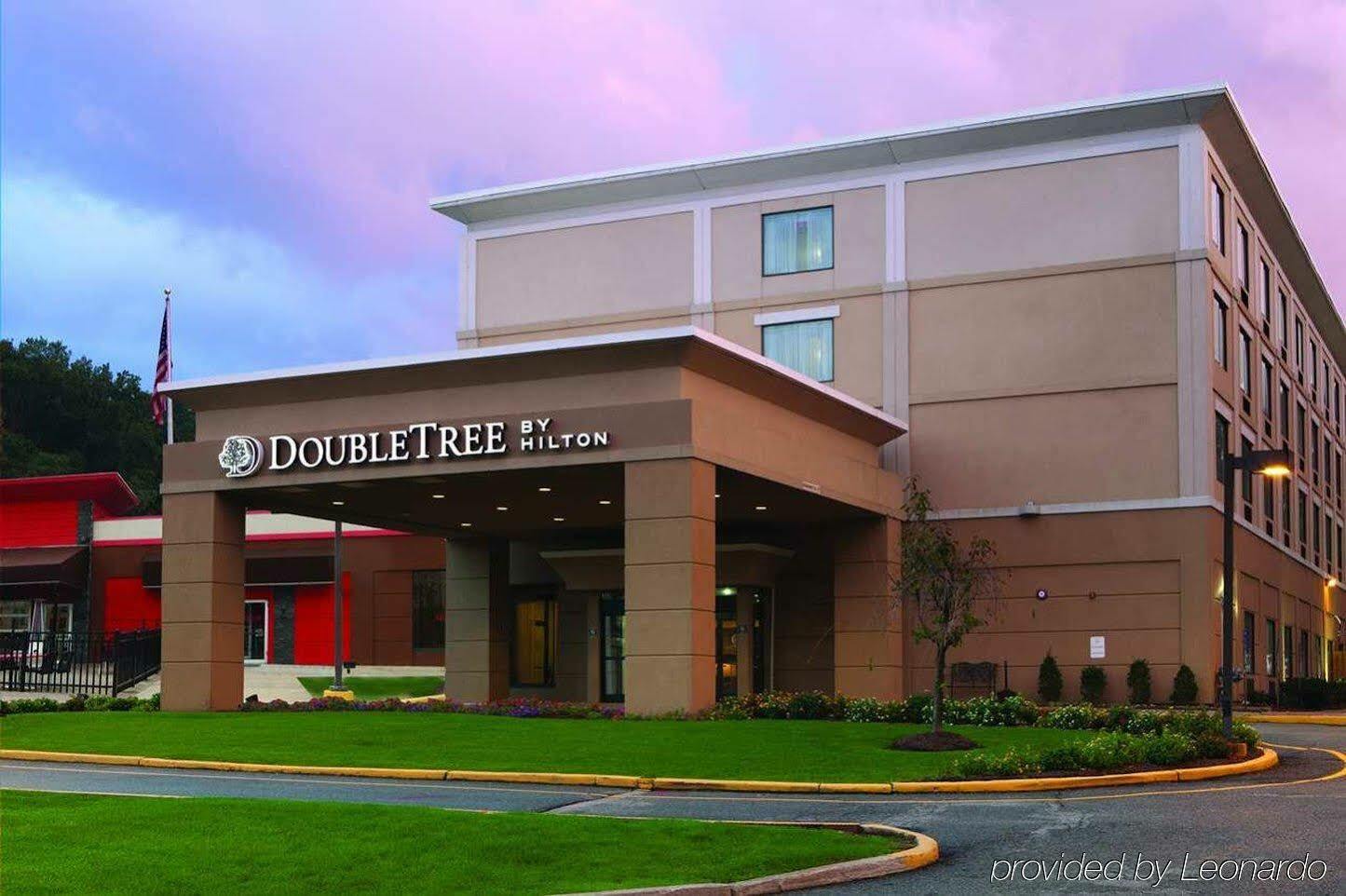 Doubletree By Hilton Mahwah Hotel Buitenkant foto